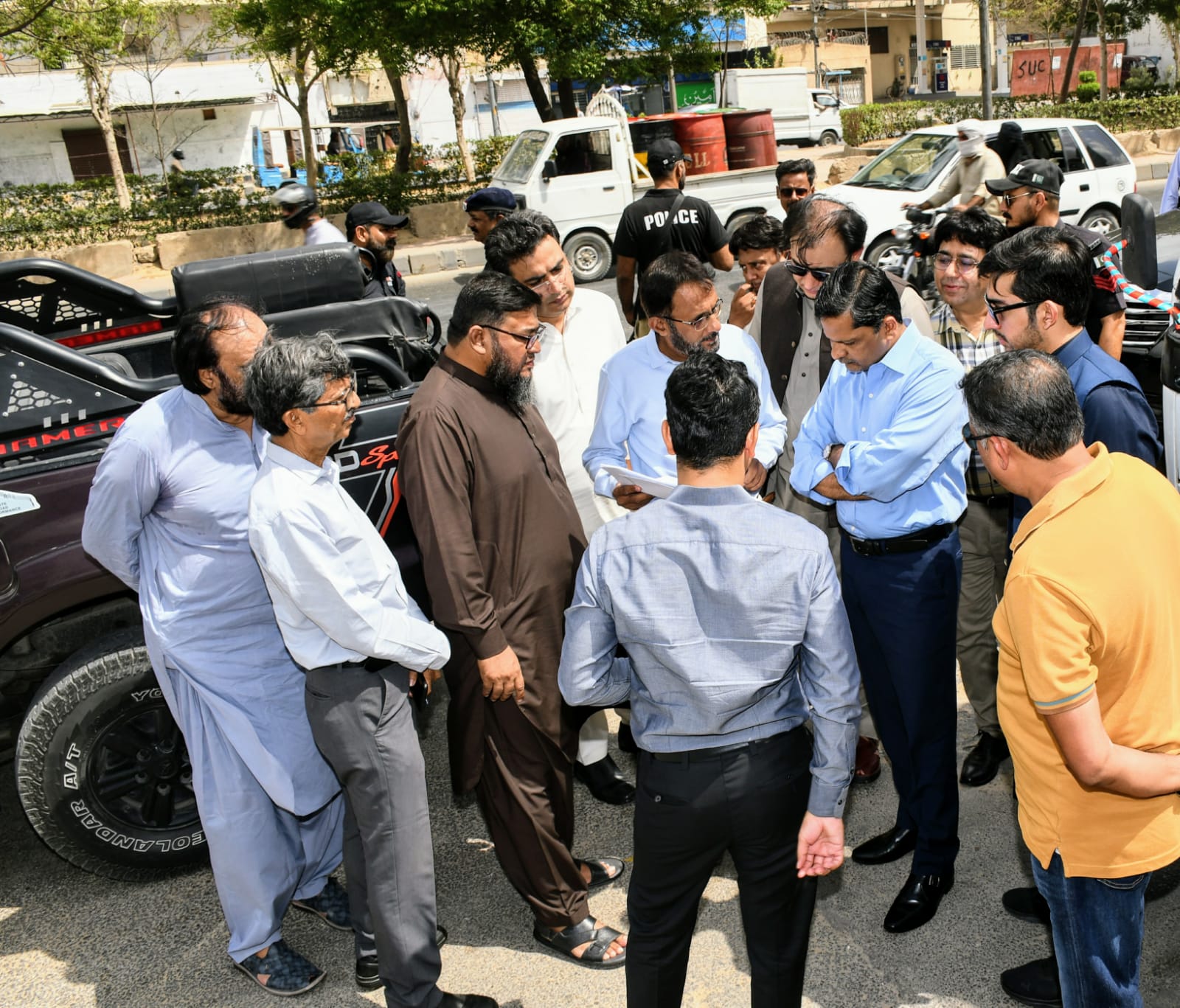 Commissioner Karachi Syed Hassan Naqvi visits different areas of districts central. He inspected ongoing government schemes. He summoned the relevant officers of the planning and development wing and visited Sindh Government Hospital at Ancholi Gulberg. H
