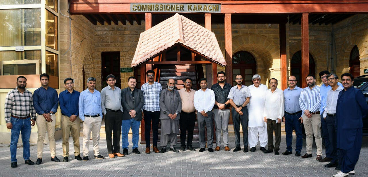  The Commissioner Karachi Syed Hassan Naqvi met Bureau Chiefs of different news channels here on Karachi 22/05/2024