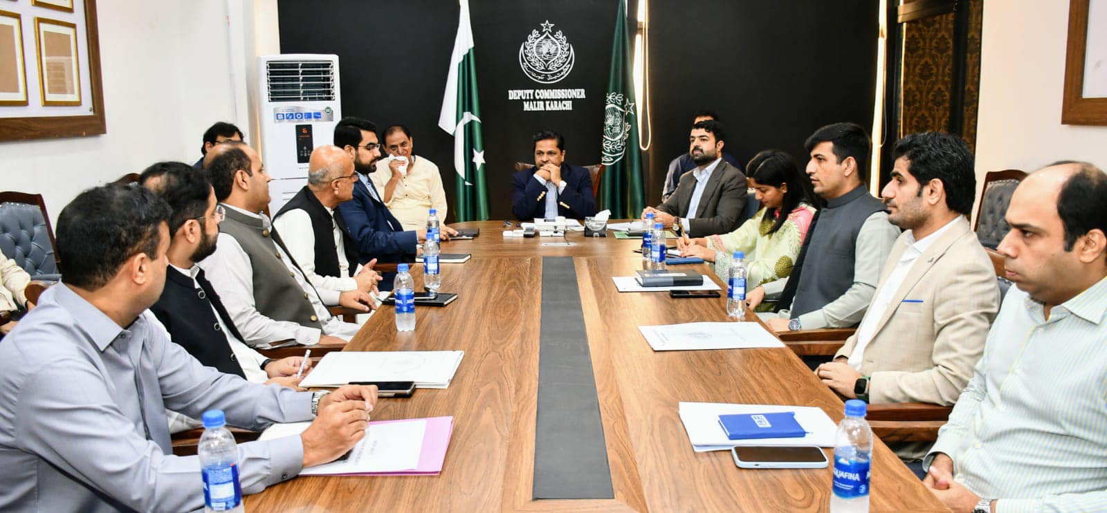 Commissioner Karachi Syed Hassan Naqvi, PAS visited District Malir and held meeting with Deputy Commissioner Malir Mr. Arfan Salam Mirawani PAS, and all the Assistant Commissioners and Mukhtiarkars of District Malir, Karachi, The DC Malir given presentati