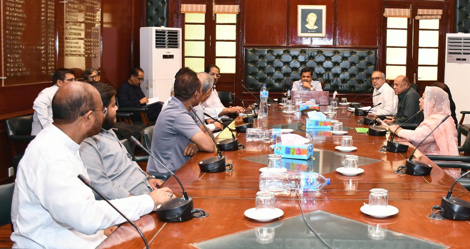 Karachi (27 June): The Commissioner Karachi Syed Hassan Naqvi chairs a meeting regarding the council of libraries in the Karachi division. The concerned officials attended the meeting.