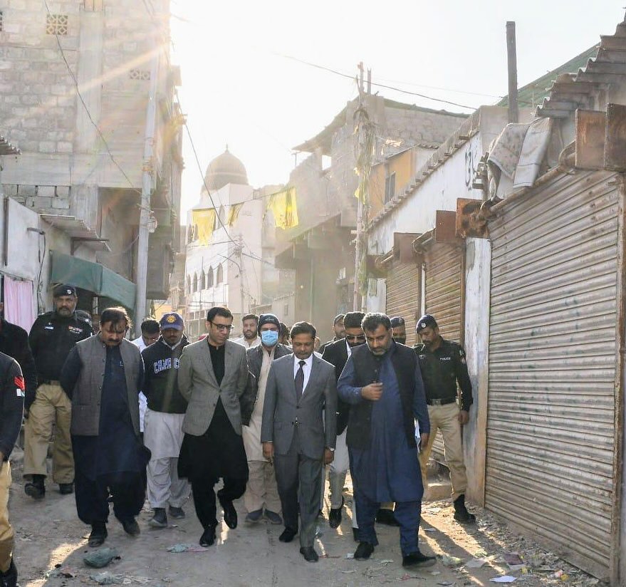 Commissioner Karachi visits Macher Colony in District Kemari