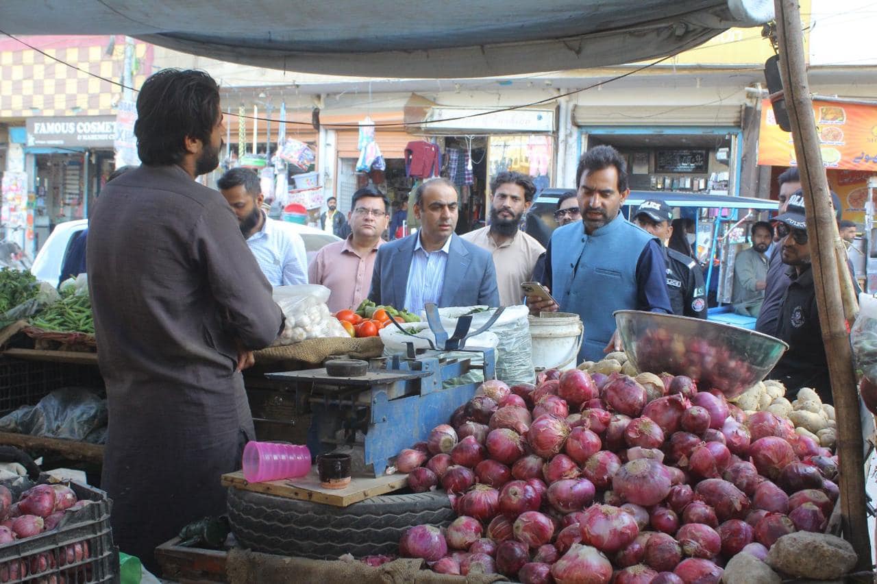 Deputy Commissioner Korangi conducted a price checking visit