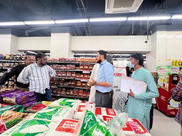 Price checking in Ahsanabad