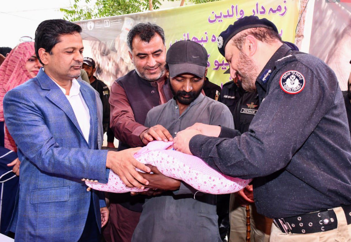Commissioner Karachi visited Ghodhra Hospital