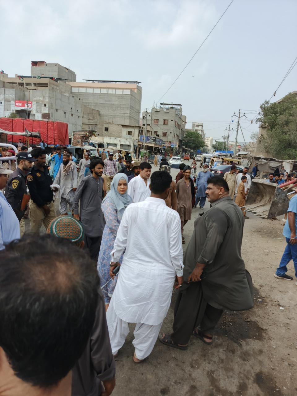 Anti encroachment operation was carried out at Rasheedabad SITE area.