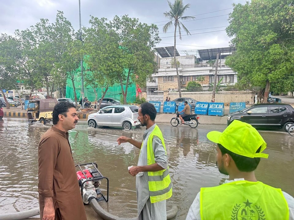 Mukhitarkar Jamshed Quaters in field