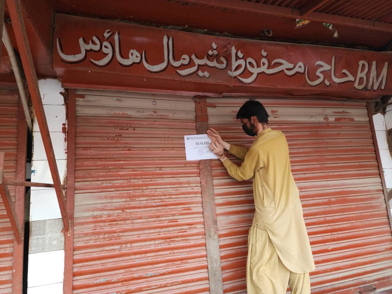 Anti encroachment drive carried out against hotel seating at saudabad