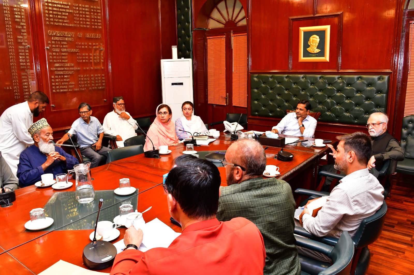 Commissioner Karachi Syed Hassan Naqvi chaired a meeting with representatives of the Jodia Bazaar Traders Association and the Karachi Flour Chakki Association